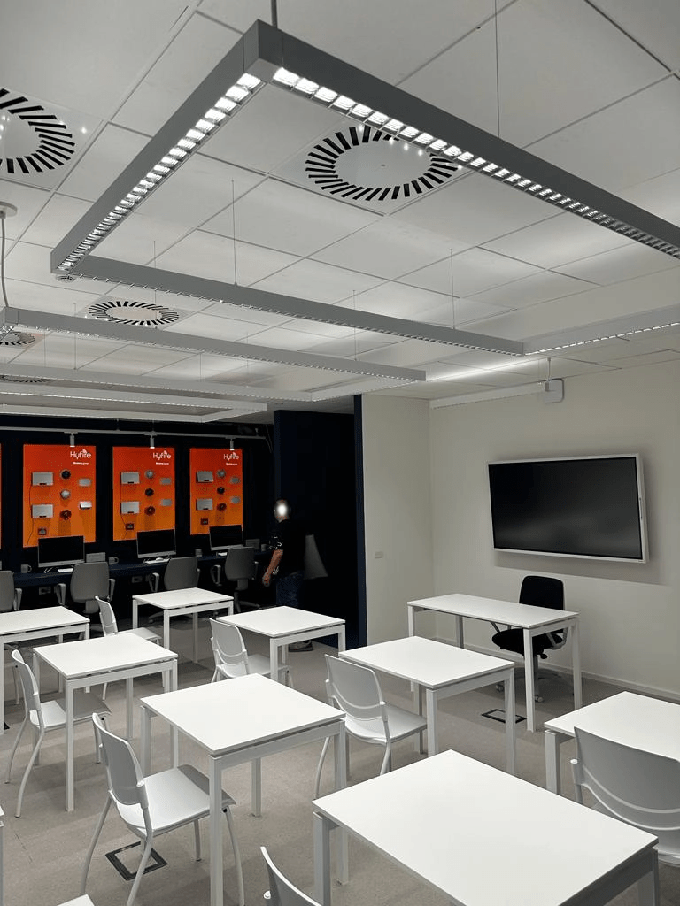 scuola di formazione con sistema dark light 1