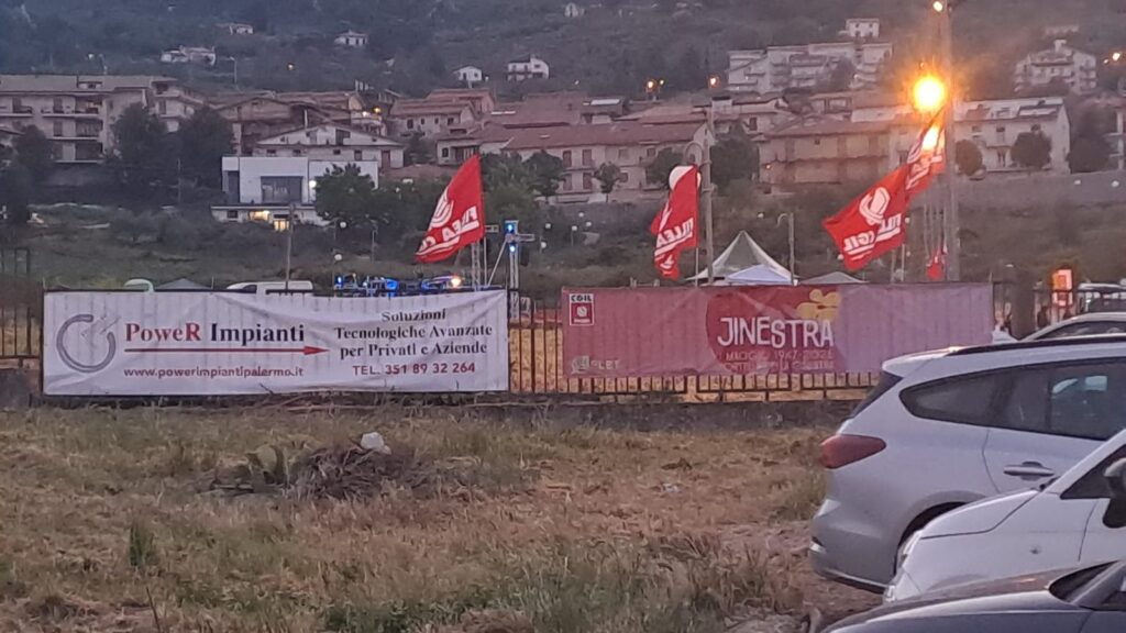 Illuminazione del parco urbano di Piana degli Albanesi per un evento